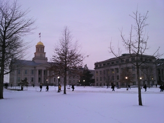 Am Capitol abends im Schnee